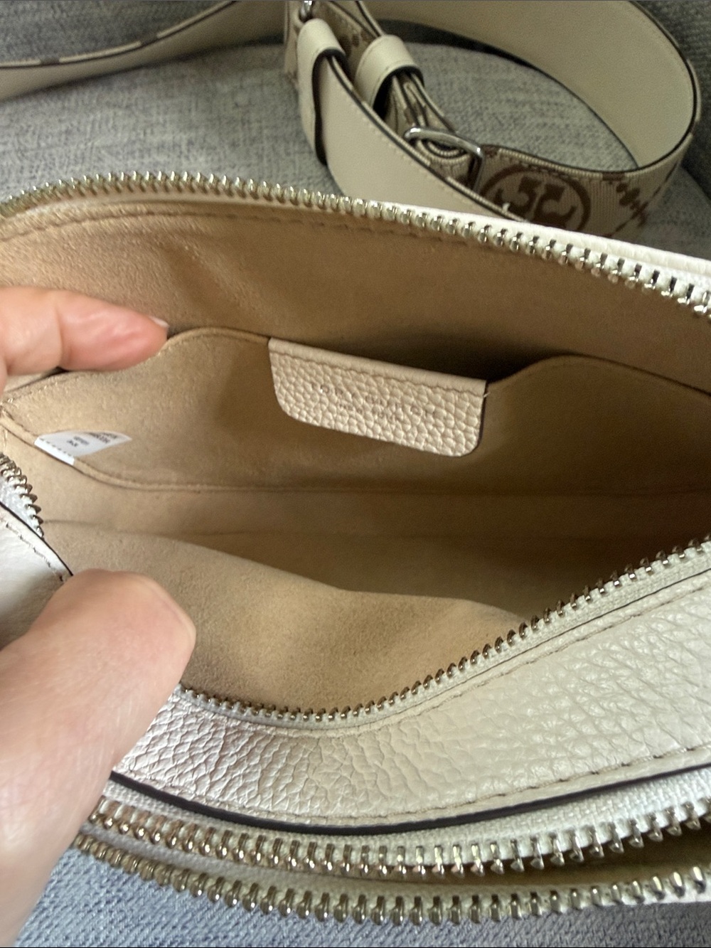Tory Burch Cream Pebbled Leather Camera Bag with Logo Jacquard Strap - Picture 3 of 8